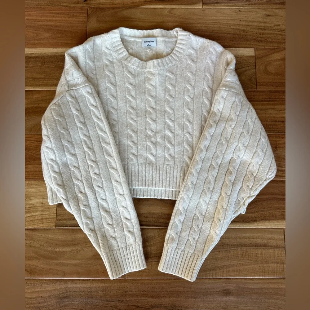 Aritzia Sunday Best Peggy Cropped Cable-knit Sweater.  Size Medium - Picture 10 of 10